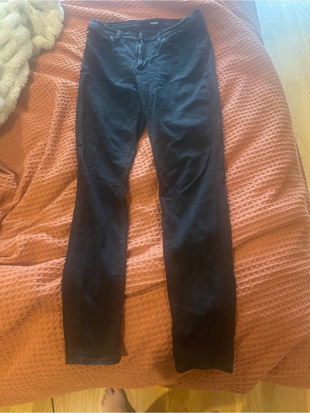 Hudson brand Womens skinny black jeans sz 30
